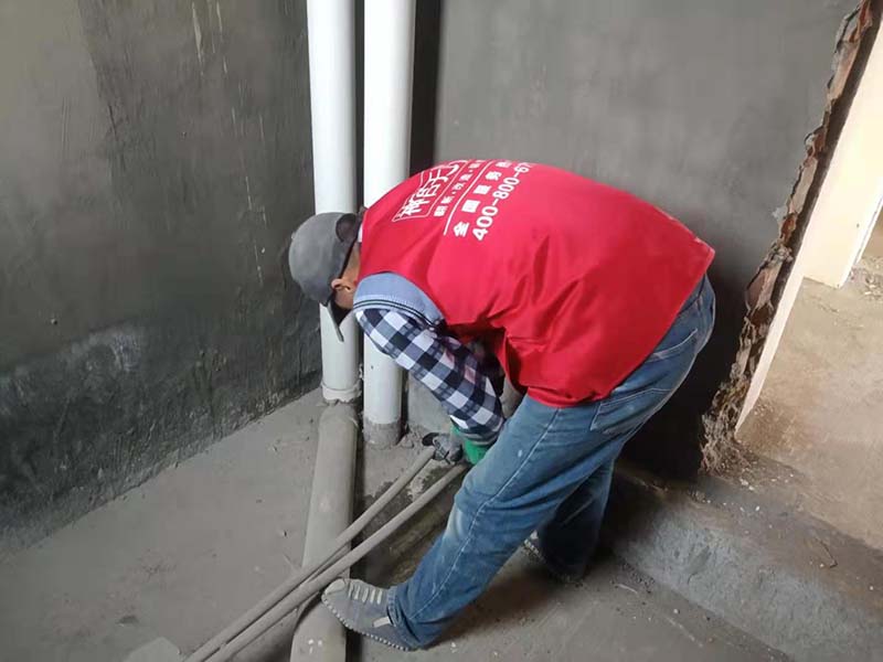 廚房衛(wèi)生間下水管嚴(yán)重滲水怎么辦？家庭管道改造施工案例(圖3)