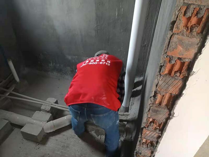 家里浴室周邊墻體發霉什么原因？怎樣解決衛生間墻面漏水問題？(圖3)