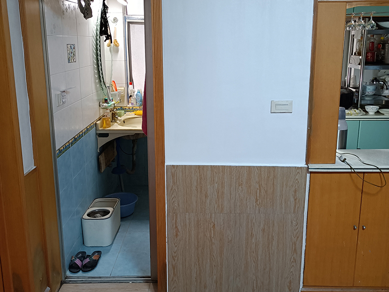  主臥衛生間門對著床怎么裝修？該如何化解(圖2)
