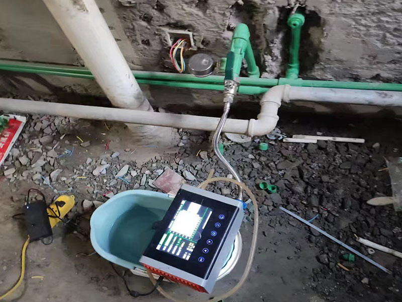老房子衛生間鑄鐵管漏水怎么辦